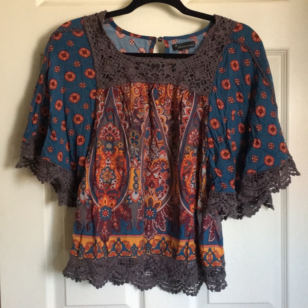 Forever 21 Floral Blouse size small like new